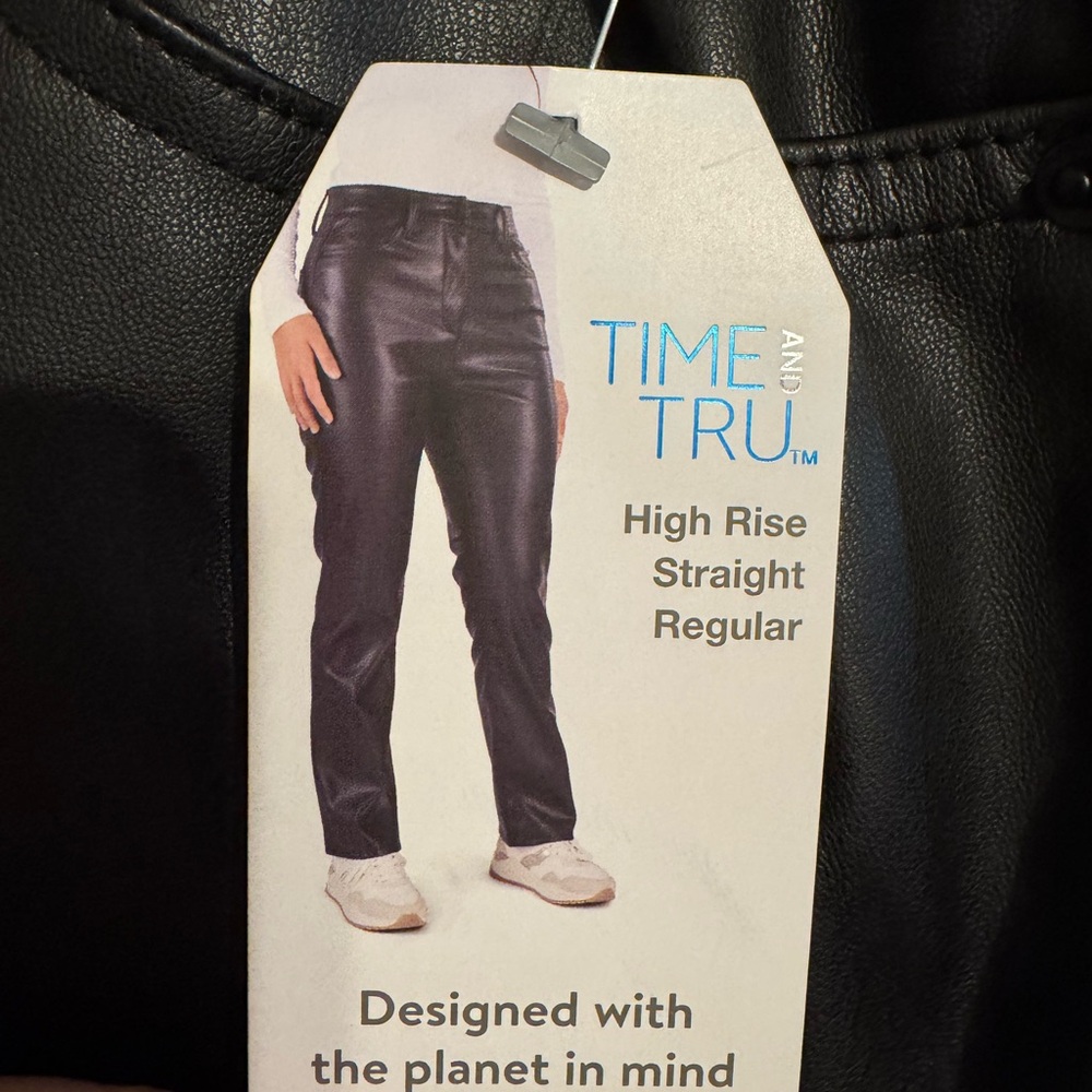 NWT FALL/WINTER Women's Black Faux Leather Pants SIZE: 16 #X - Picture 3 of 8